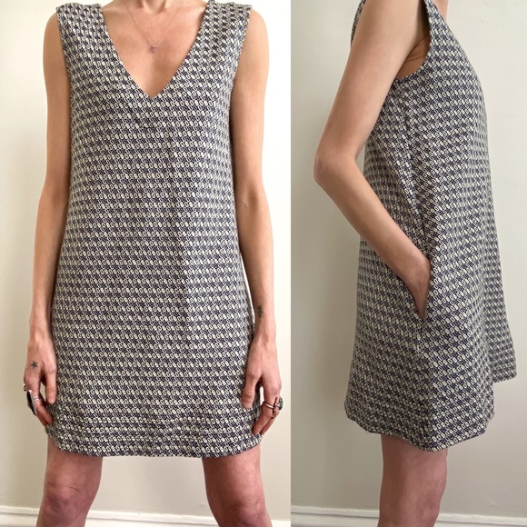 Diane Von Furstenberg V neck Shift Dress Size 12/L - Picture 1 of 7